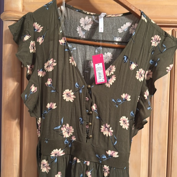 Jumpsuit - Picture 3 of 5